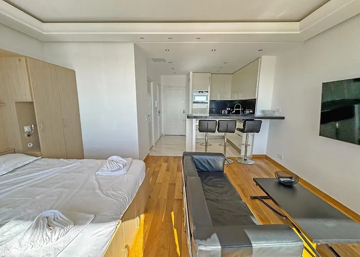 Cariatides - Promenade ניס