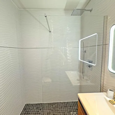 Apartment Cariatides - Promenade