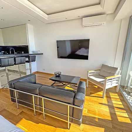 Apartment Cariatides - Promenade