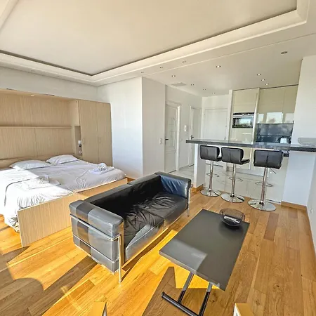 Apartment Cariatides - Promenade *