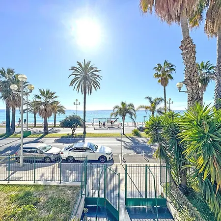 Cariatides - Promenade Apartment